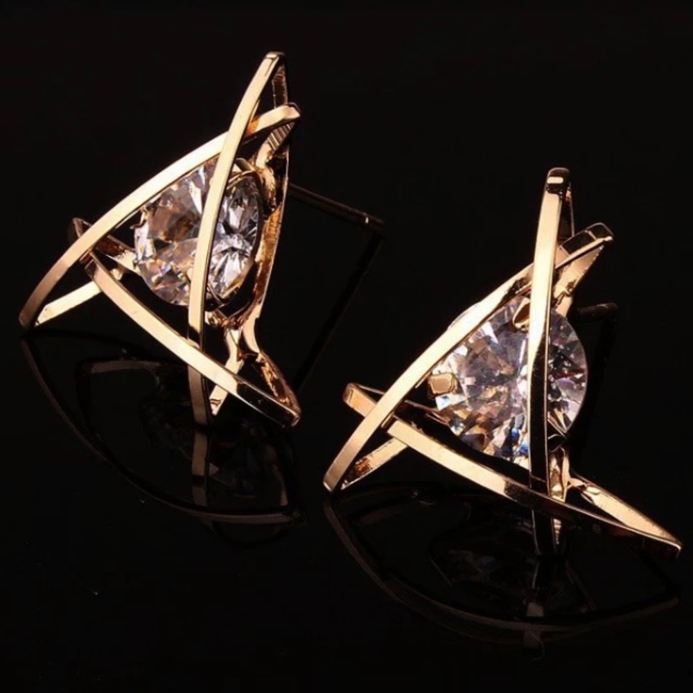 NWOT 18K gold plated unique earrings - Picture 2 of 4